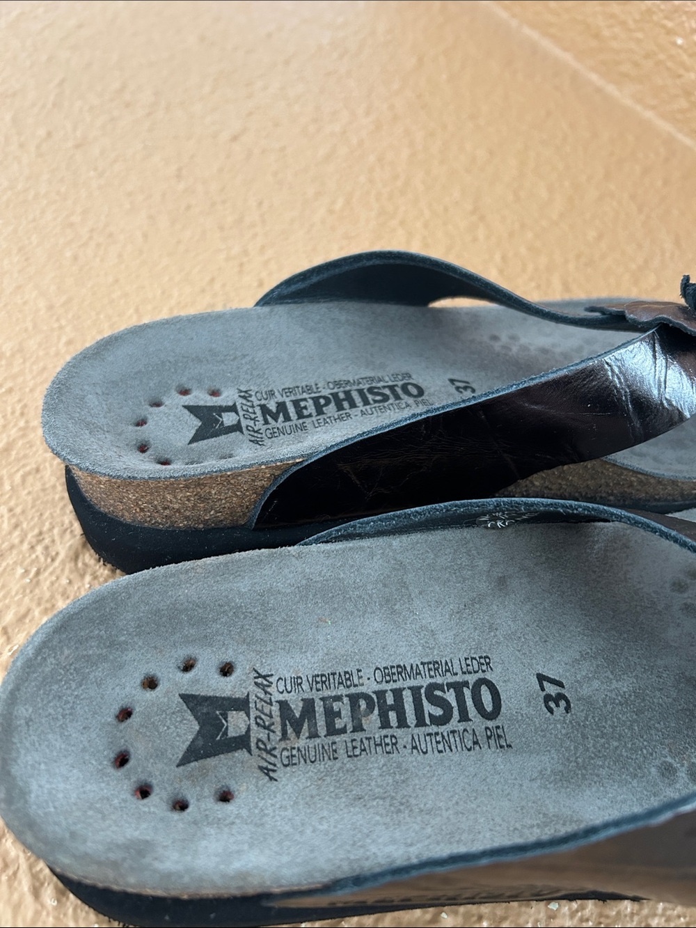 Mephisto Women's Metallic Gray Floral Thong Sandals - Picture 6 of 7